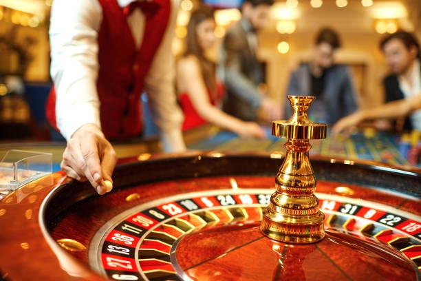 rlcraft Captain's Bounty slot game showing reel layout, captain symbol, and bonus feature trigger